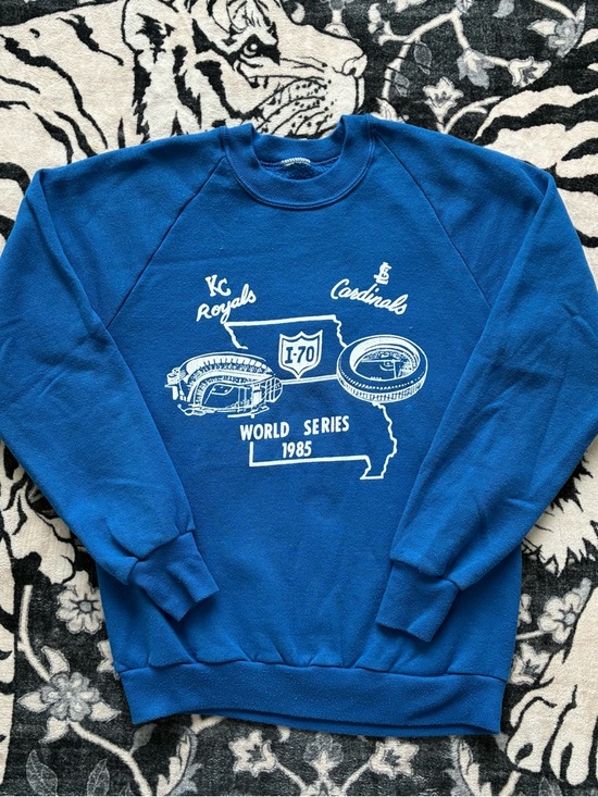 Vintage Tops - 016 - VINTAGE 80s KANSAS CITY ROYALS ST LOUIS CARDINALS WORLD SERIES SWEATSHIRTl
